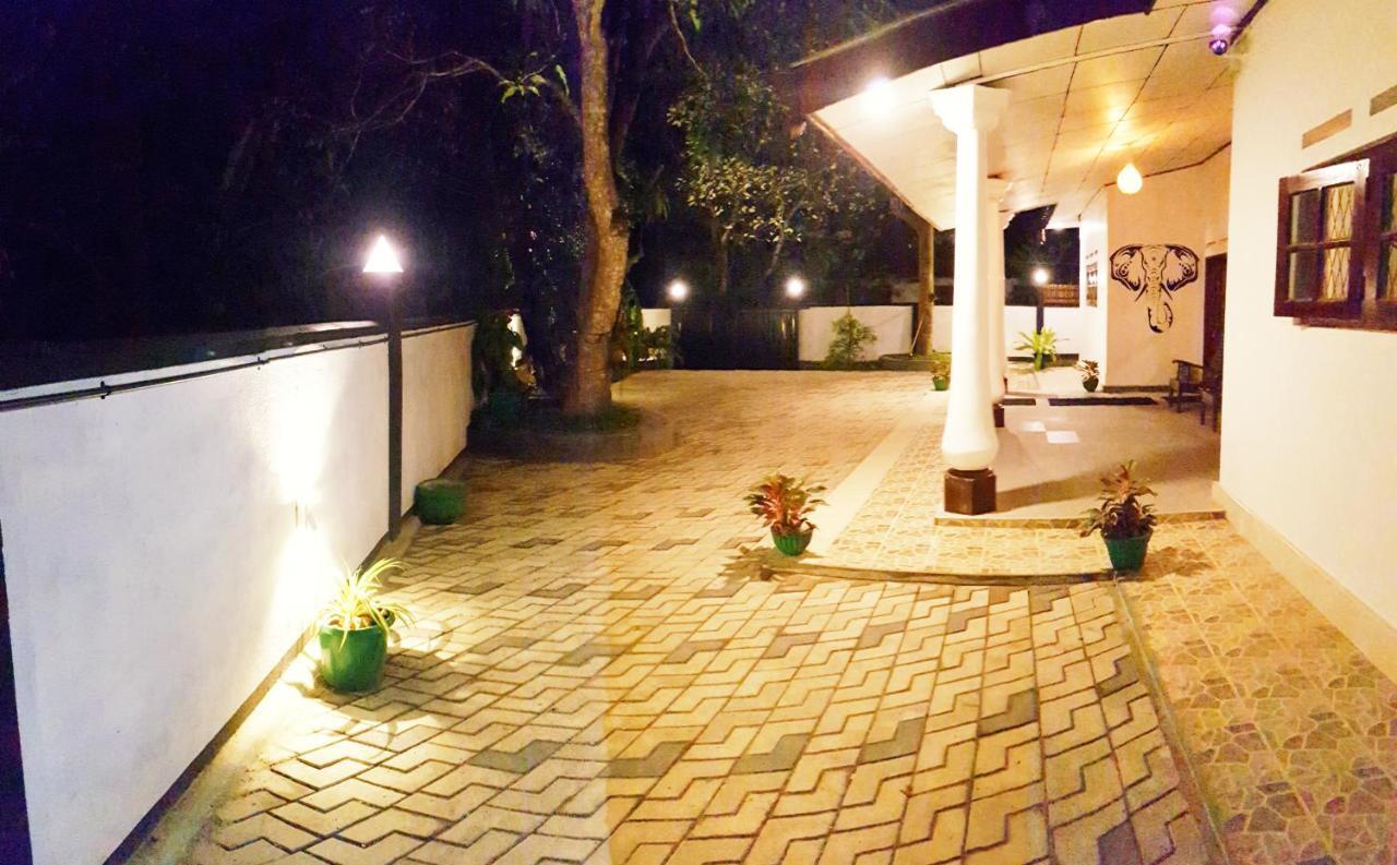 The Village Home Диквелла Экстерьер фото